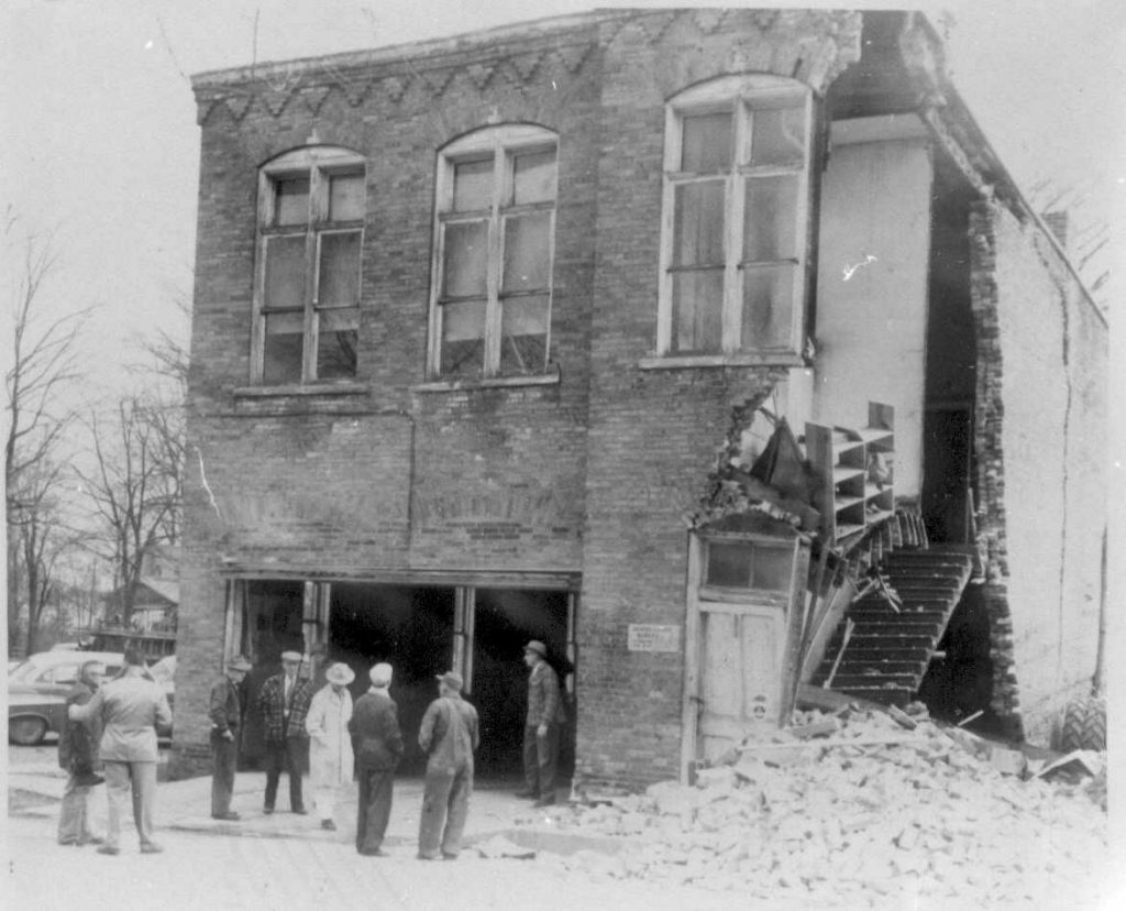 Collapse of city hall
